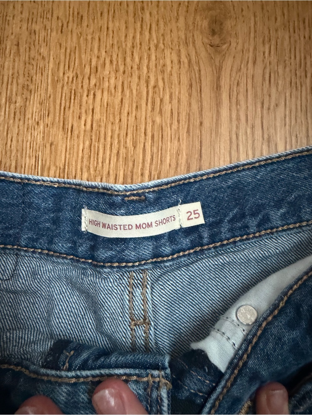 Levi’s High-Waist Blue Denim Women’s Shorts - Picture 2 of 3
